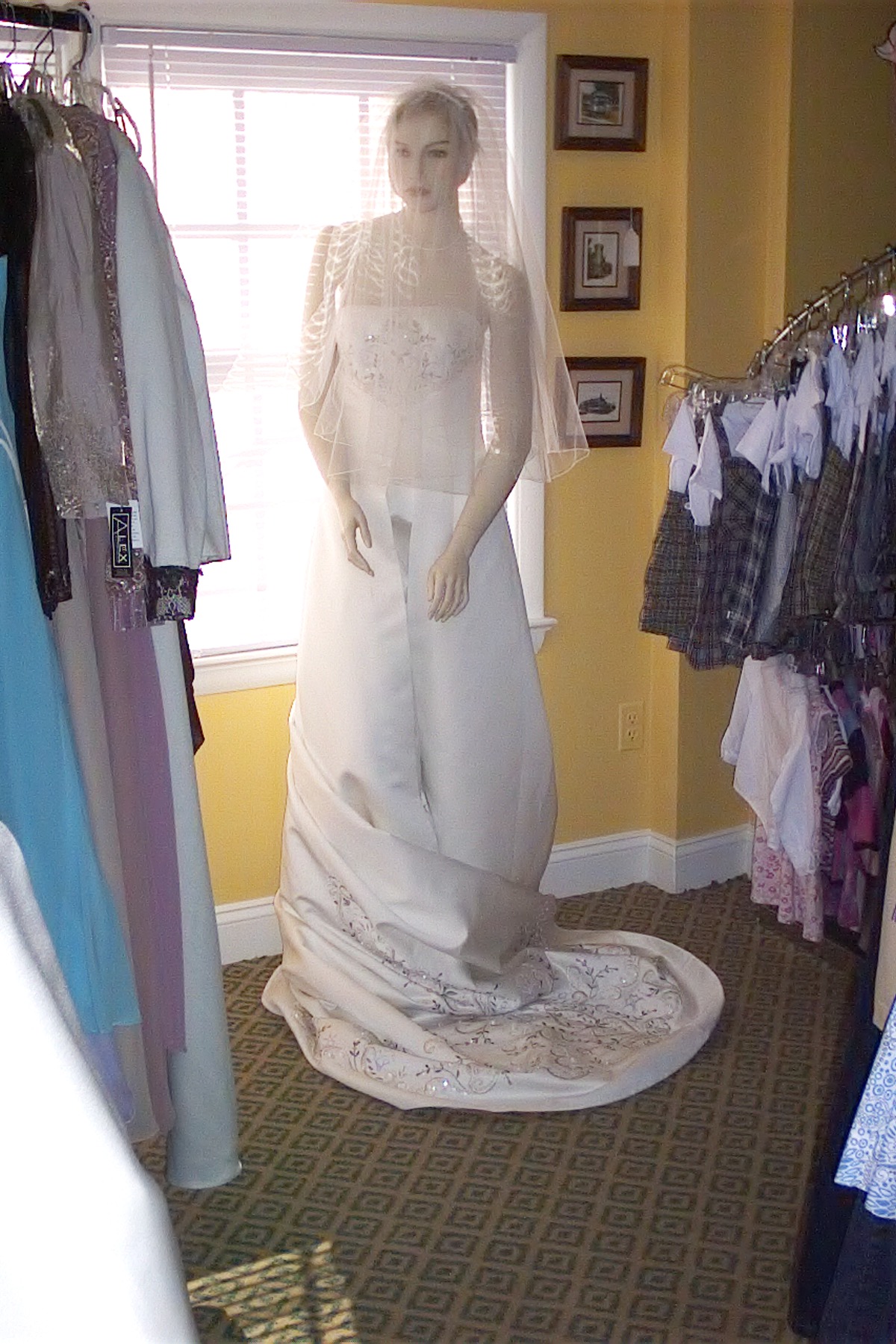 weddingdress.jpg